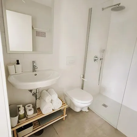 ゲストハウス Floral アルジェズール